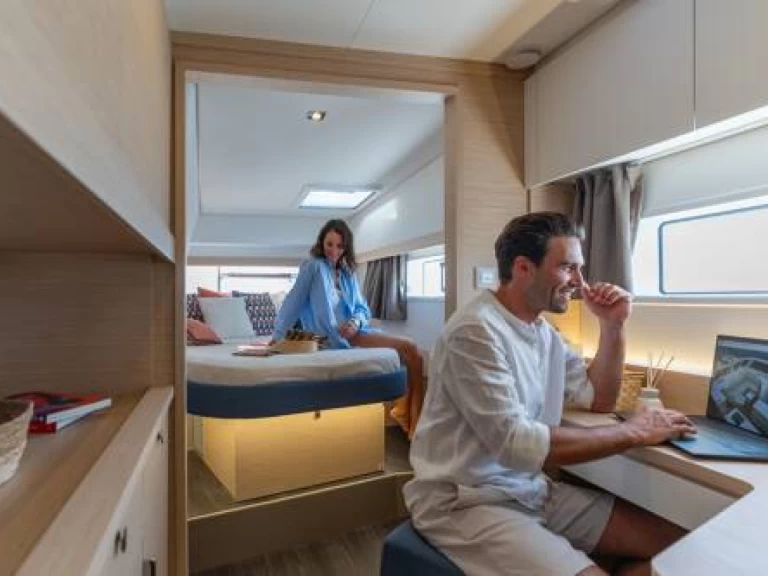 Yacht hire Palma de Mallorca cheap FP 44-4