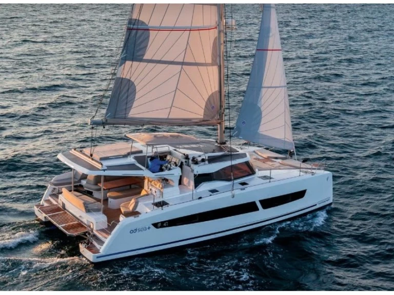 Hire Catamaran Fountaine Pajot with a boat licence