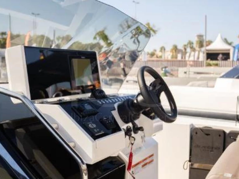 Motorboat to hire Mahón at the best price