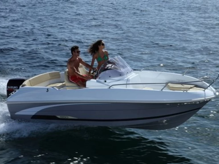 Motorboat hire in Zadar - Bénéteau Beneteau 550 Flyer