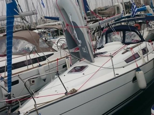 Yacht hire Lávrio cheap Sun Odyssey 32i
