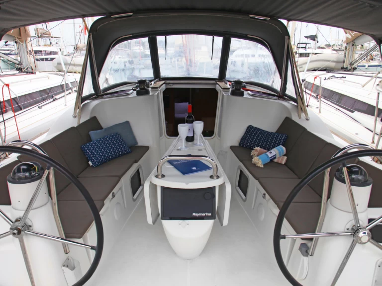Hire Sailboat with or without skipper Jeanneau Benitses