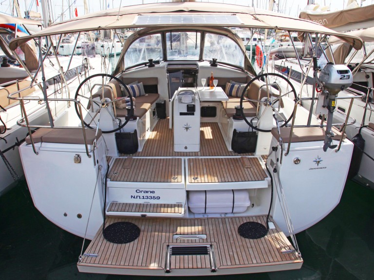 Yacht hire Benitses cheap Sun Odyssey 440