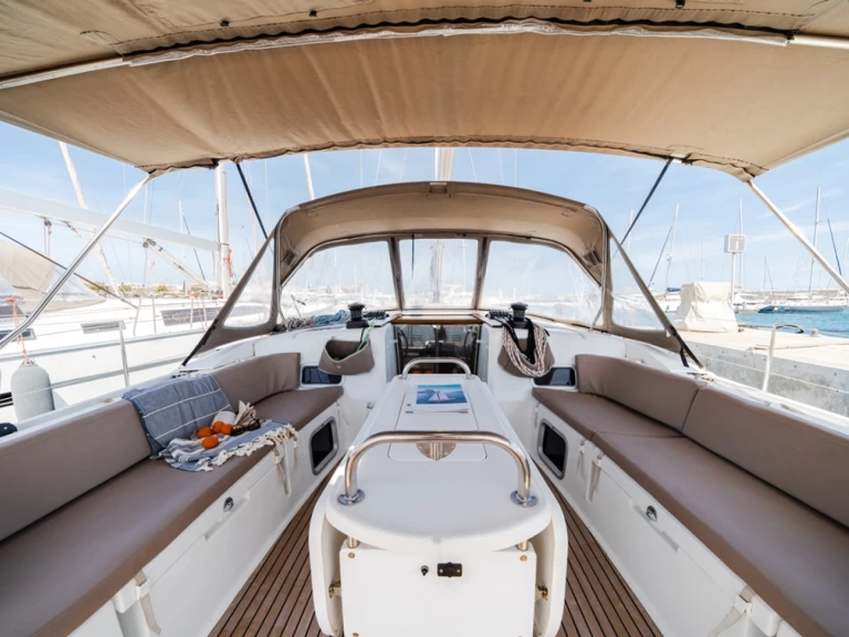 Hire Sailboat with or without skipper Jeanneau Rhodes (City)