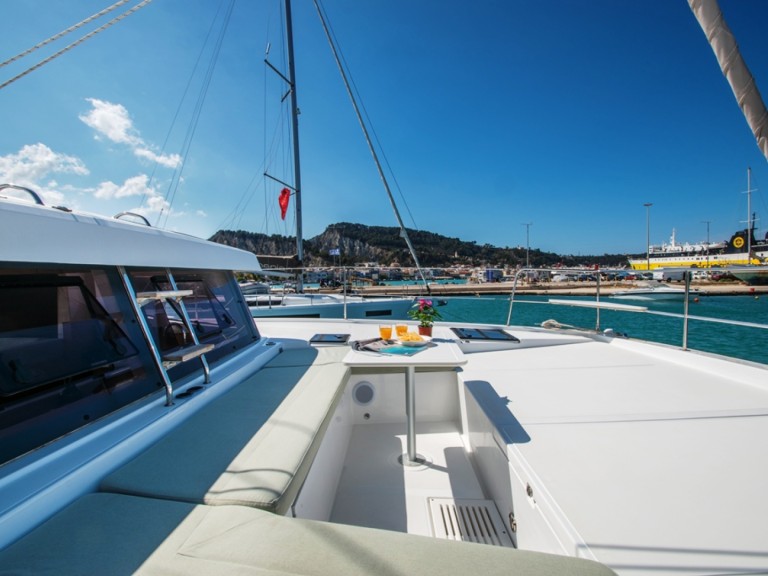 Yacht hire Nydri cheap Bali Catsmart