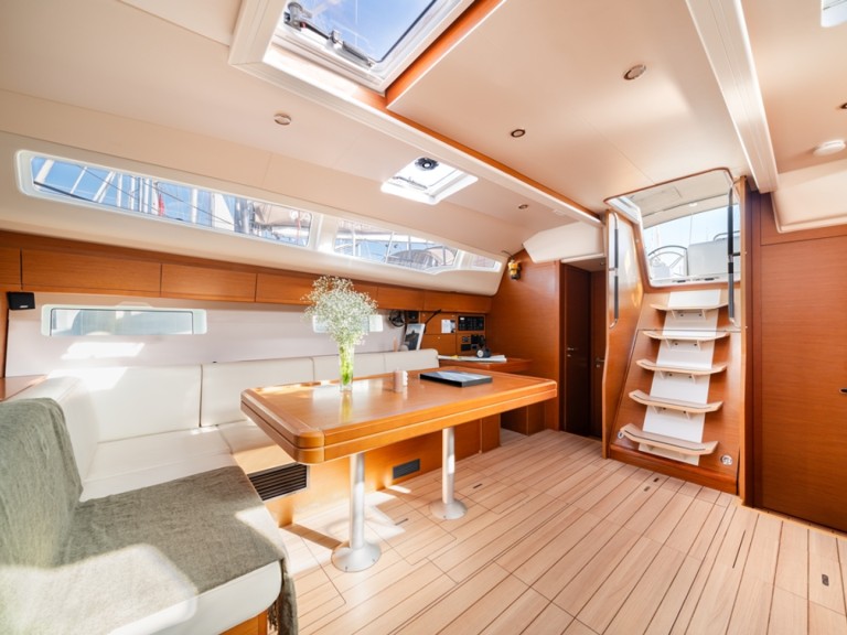 Sailboat hire in Lávrio - Jeanneau Jeanneau 54