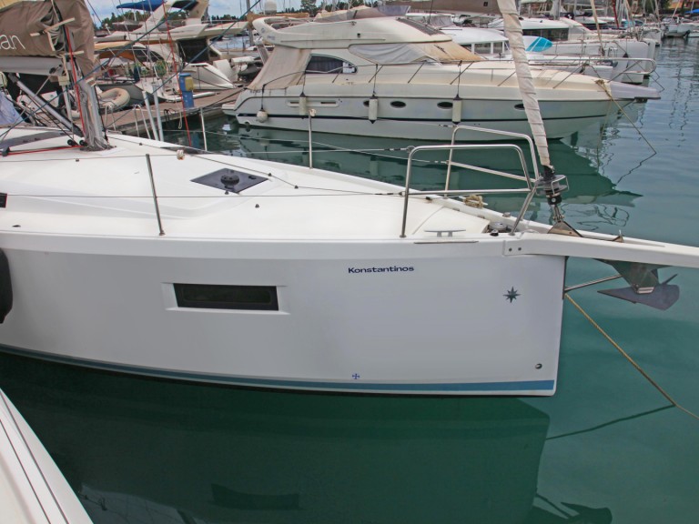 Sailboat hire in Préveza - Jeanneau Sun Odyssey 410