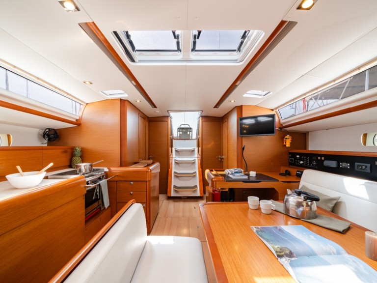 Yacht charter Rhodes (City) - Jeanneau Sun Odyssey 519 on SamBoat