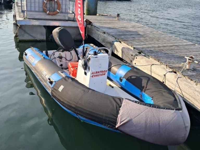 Yacht hire Port-Louis cheap Pro 5.5