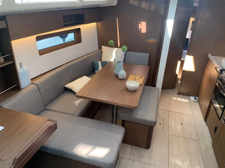 Hire Sailboat Bénéteau with a boat licence