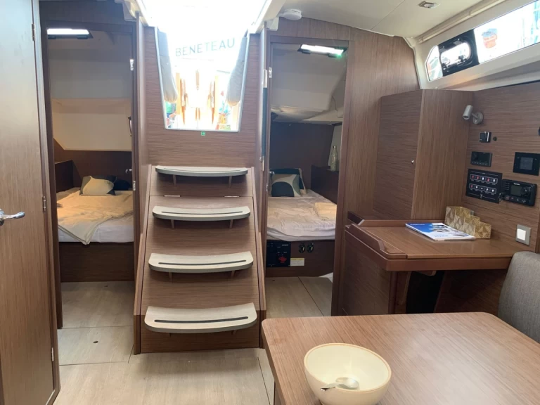 Charter a Bénéteau OCEANIS 37.1 OCEANIS 37.1 in Port de La Base de Lorient on Samboat