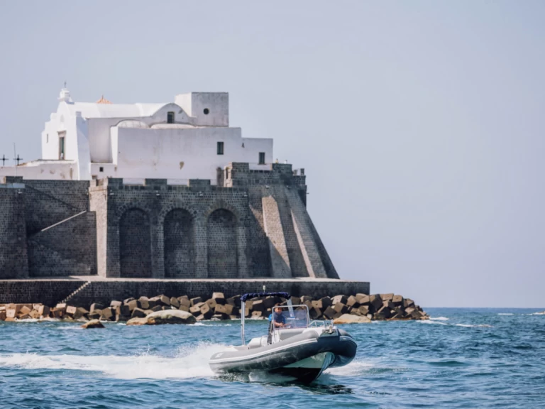 Charter a Sacs 750 in Forio on Samboat