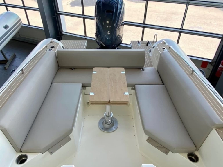 Charter a Capelli Tempest 900 in Port de Saint-Cyprien Méditerranée on Samboat