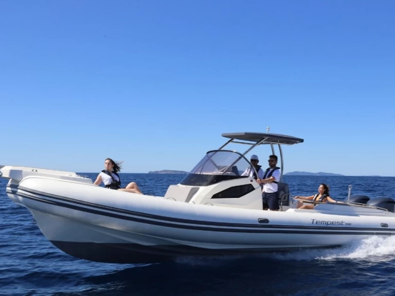 Hire RIB Capelli with a boat licence