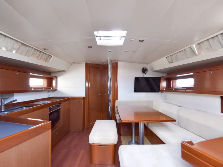 Yacht charter Paleros Marina - Bénéteau Oceanis 45 on SamBoat