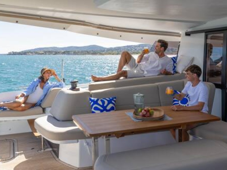 Hire a Fountaine Pajot FP 44-4 Palma de Mallorca