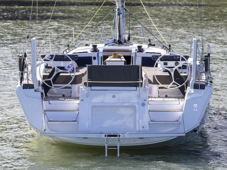 Hire Sailboat Dufour with a boat licence