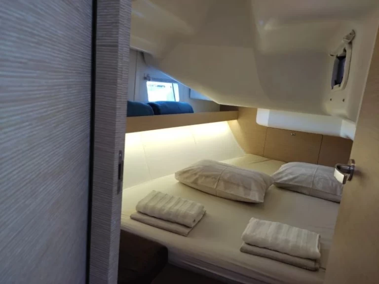 Yacht charter Baška Voda - Elan Impression 40 on SamBoat