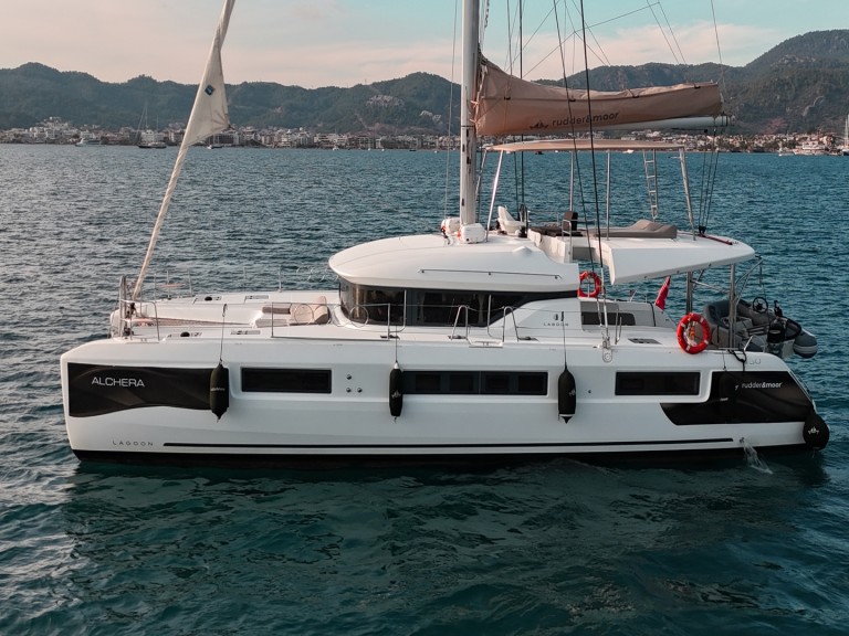 Catamaran to hire Fethiye at the best price