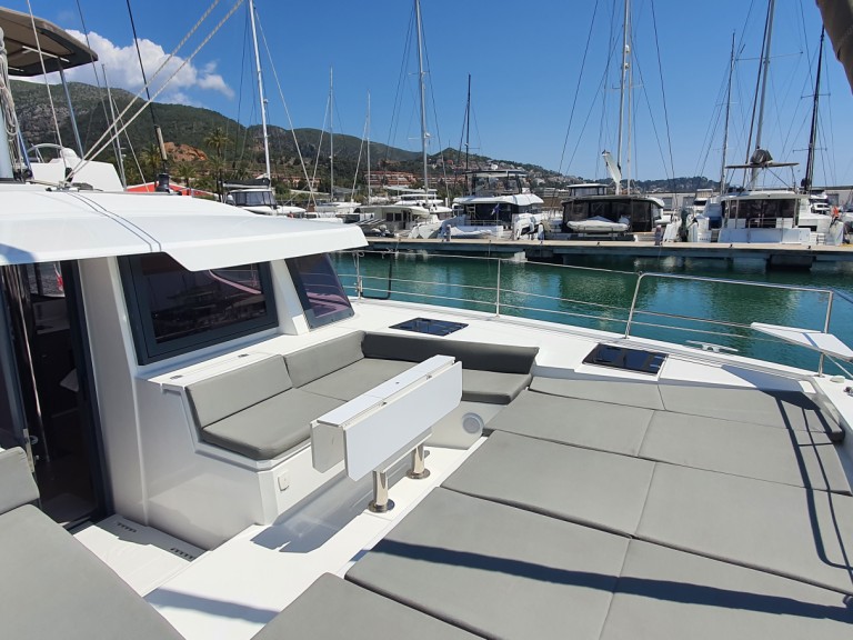 Yacht charter Sitges - Bali Bali 4.6 on SamBoat