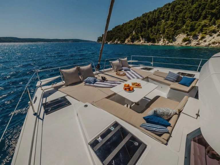 Hire a Bali Bali 4.2 Lefkáda