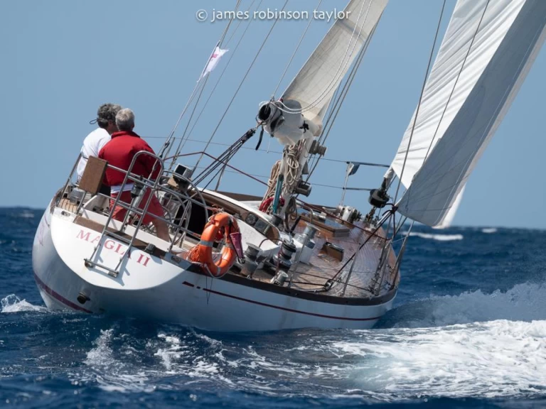 Sailboat hire in Genova - SWAN 43 race