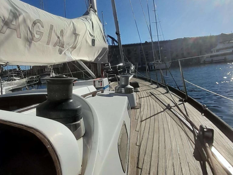 Charter a SWAN 43 race in Genova on Samboat