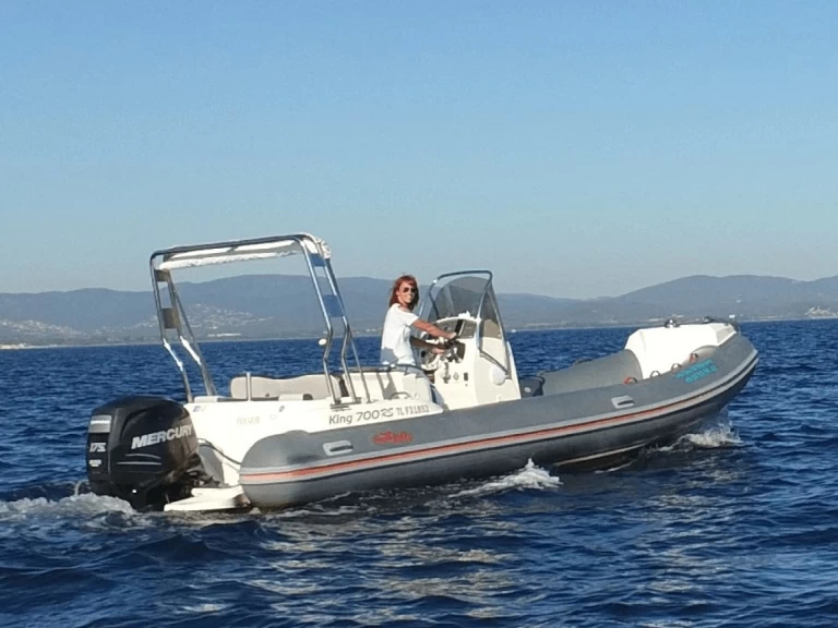 Hire RIB Nuova Jolly with a boat licence