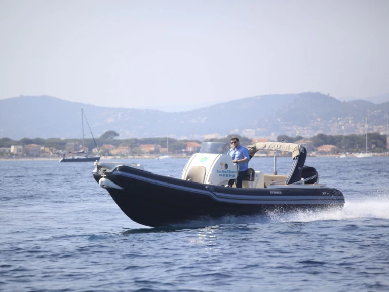 Italboats STINGHER 27 GT charter bareboat or skippered in  Hyères