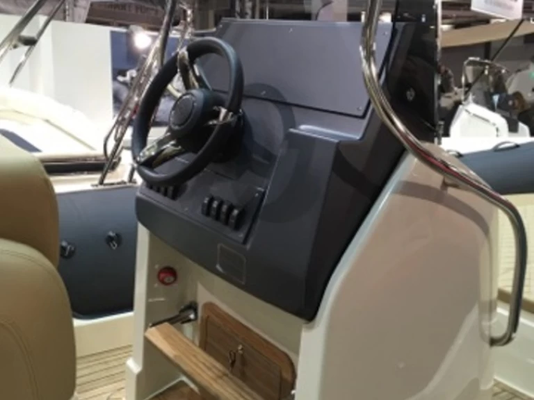 RIB hire in Hyères - Bsc 70 Sport