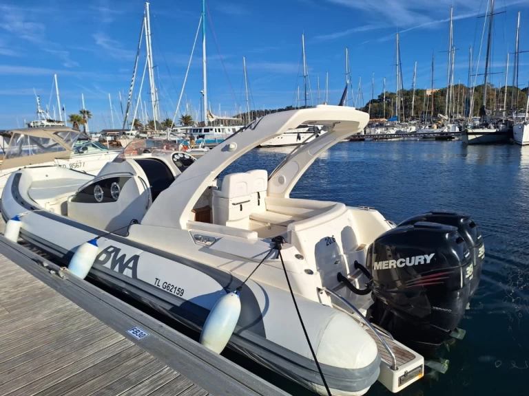 Hire RIB Bwa with a boat licence