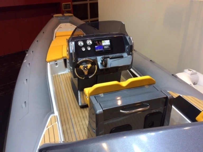 RIB to hire Hyères at the best price