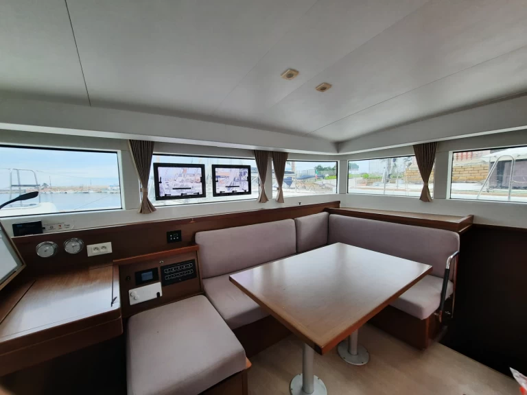 Hire a Lagoon Lagoon 40 Furnari