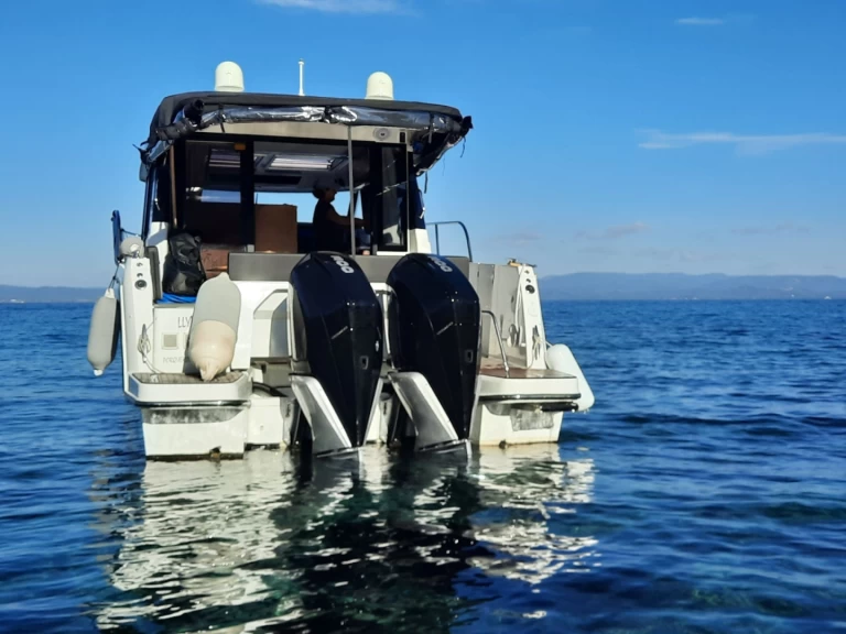 Charter a Jeanneau Merry Fisher 1095 in Hyères on Samboat