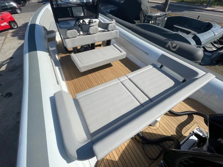 Hire a Novamarine RH 1000 Hyères