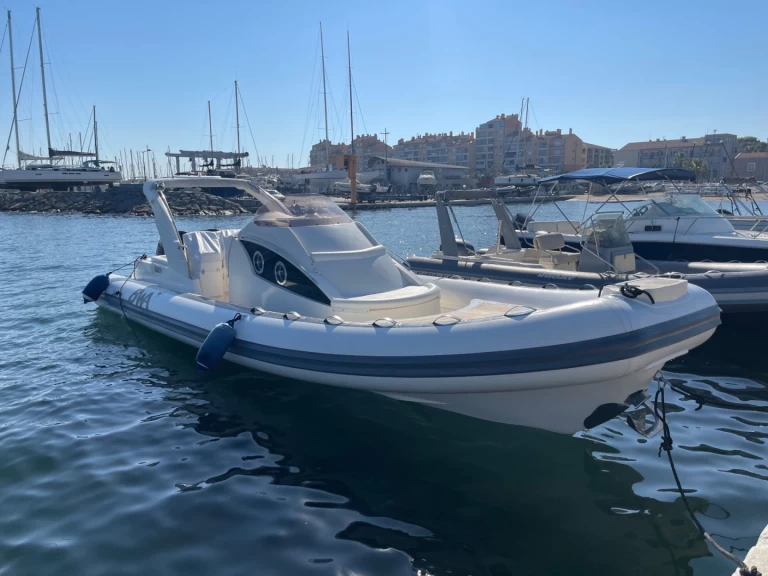 Yacht hire Hyères cheap BWA 34
