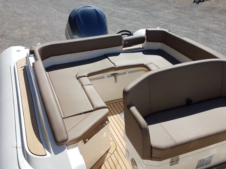 Charter a Joker Boat Clubman 24 in Hyères on Samboat