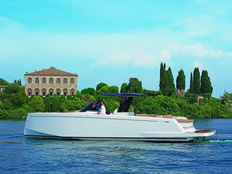 Yacht charter Hyères - Cantiere Del Pardo PARDO on SamBoat