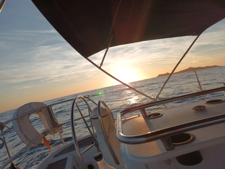Sailboat to hire Ajaccio at the best price