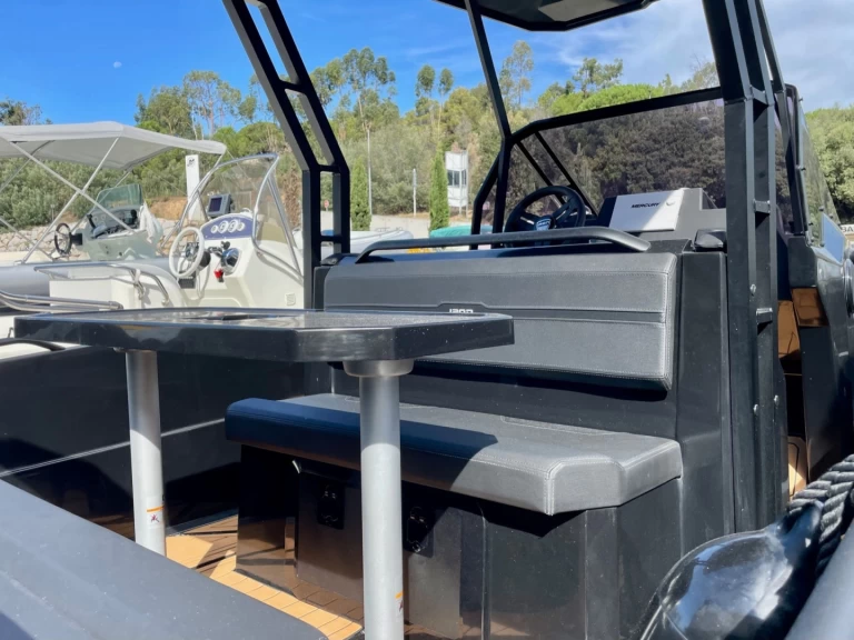 Charter a IRON Iron 767 in Propriano on Samboat