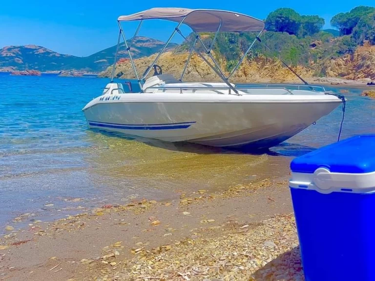 Yacht hire Galéria cheap Quicksilver 425 Commander