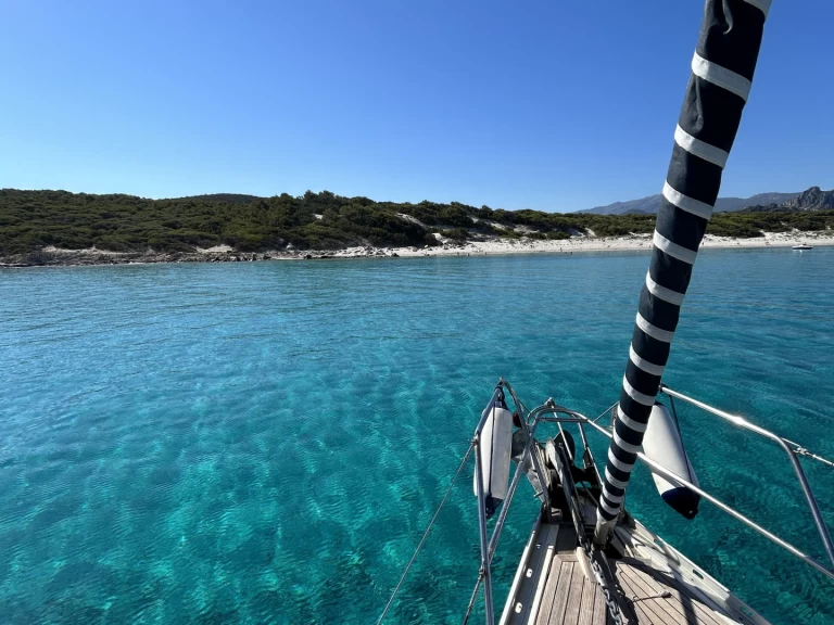 Hire Sailboat Jeanneau with a boat licence