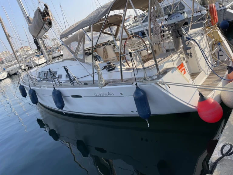 Hire Sailboat Bénéteau with a boat licence