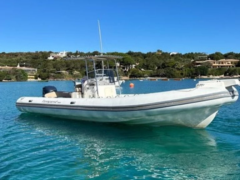 Hire Motorboat  with a boat licence