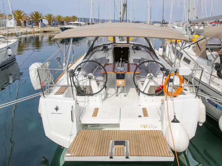 Hire a Jeanneau Sun Odyssey 349 Jezera