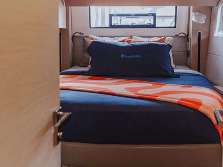Yacht hire Bahamas cheap PURELYBLU