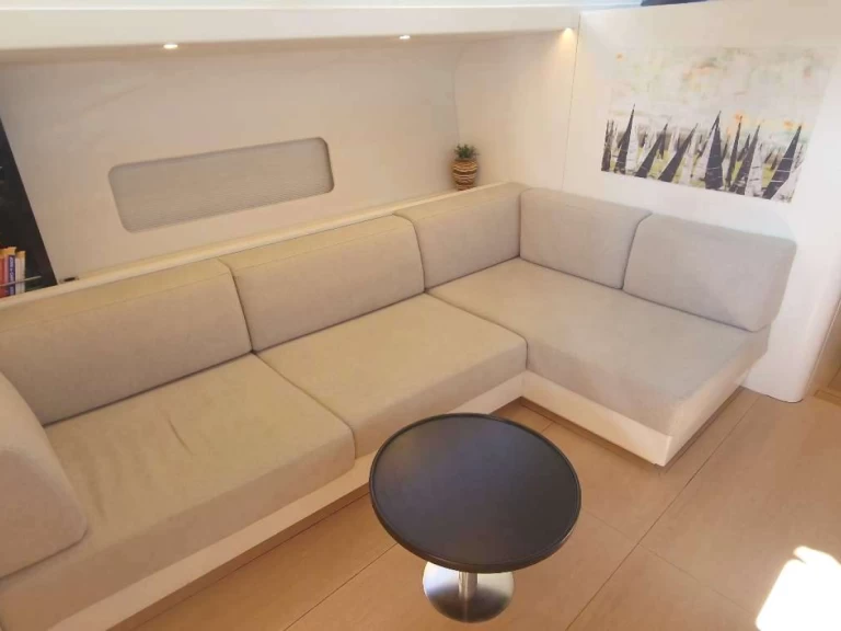 Hire Luxury Yacht with or without skipper Custom Naples