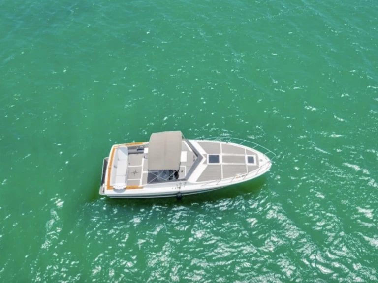 Yacht hire Miami Beach cheap 42 