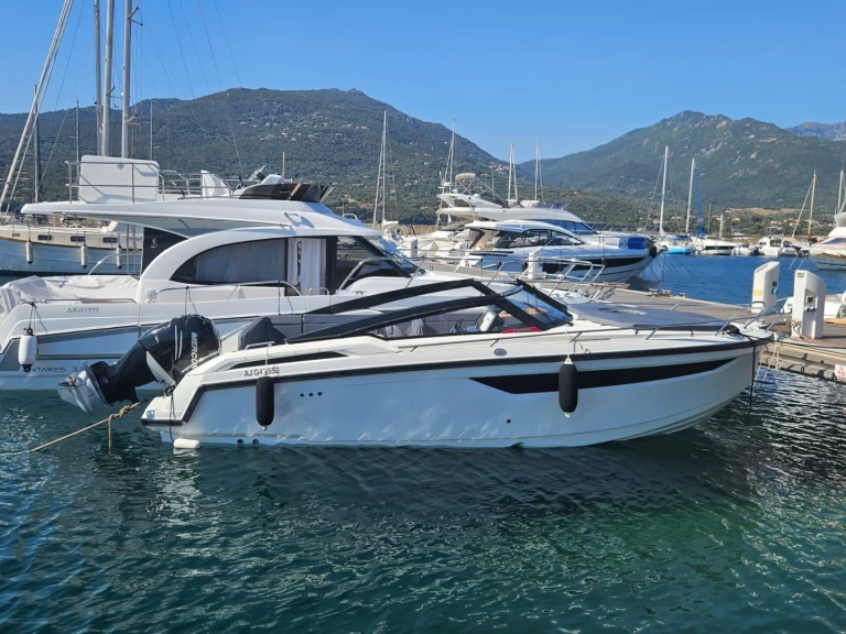 Hire Motorboat Parker with a boat licence