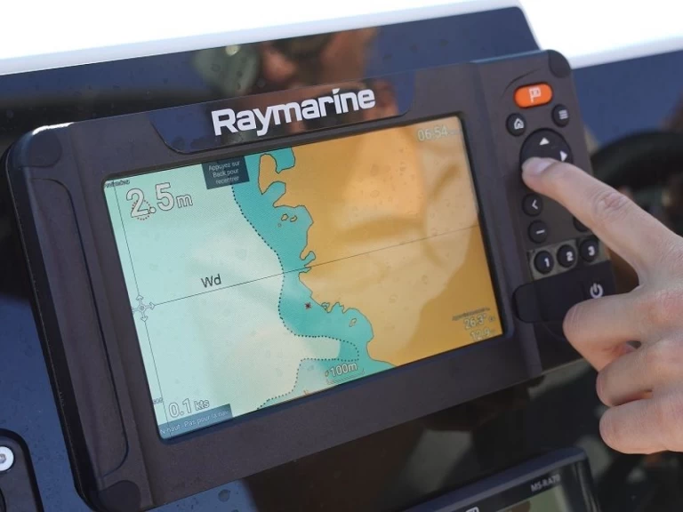 Hire RIB with or without skipper Zodiac Propriano